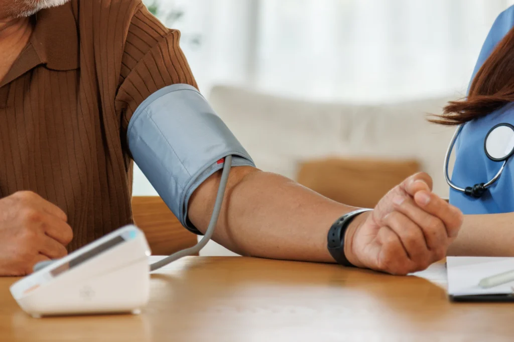 ชา กาแฟ เสี่ยงต่อภาวะความดันสูงขณะปลูกผม