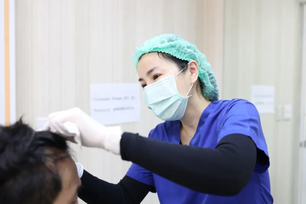 ฉีดยาชา ขั้นตอนการปลูกผมแบบไม่โกน